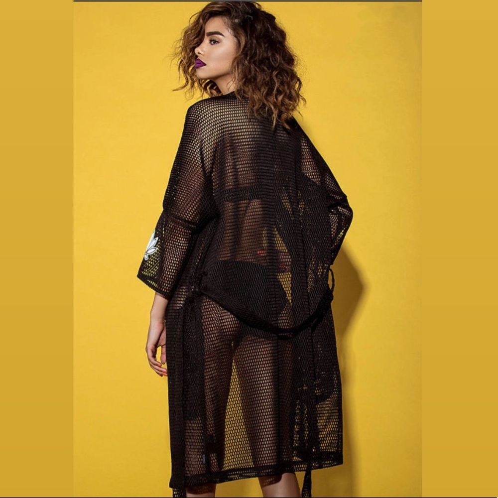 NWT *Rare* Dimepiece Mesh Robe